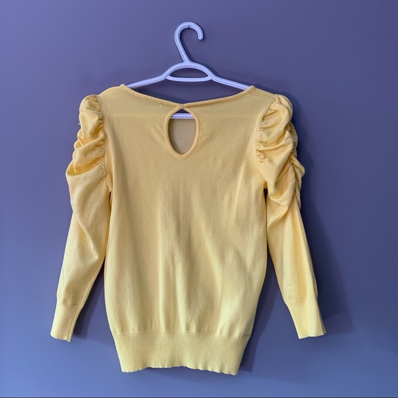 SWS Medium Yellow Puffed Long Sleeves Crew Neck Sweater - Picture 2 of 9